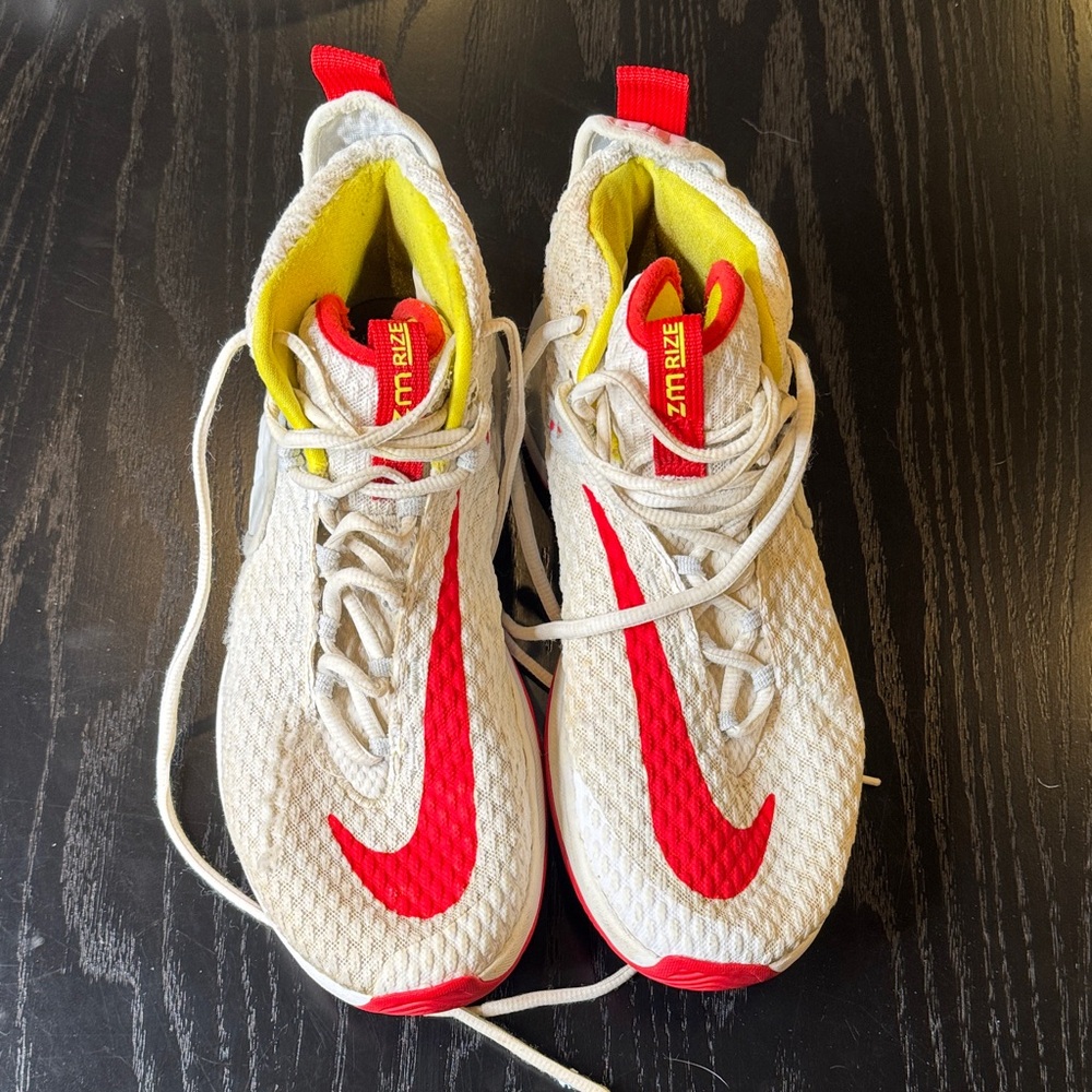 Nikezoom Rize Cushioning White Basketball Shoes View 2